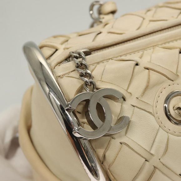 CHANEL Chain Hand Bag Leather White Silver CC Auth 133045