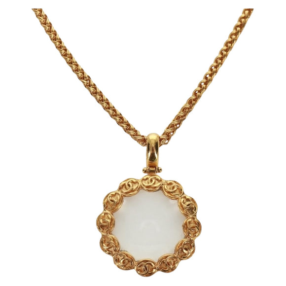 CHANEL Loupe Necklace metal Gold CC Auth 133226V