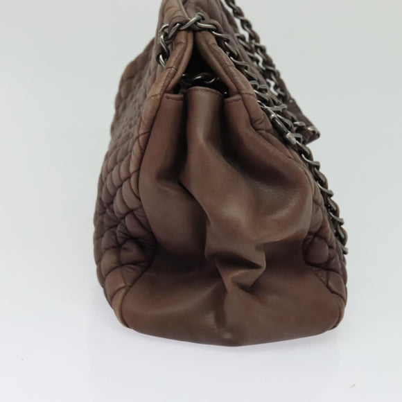 CHANEL Matelasse Chain Shoulder Bag Leather Brown CC Auth 133258