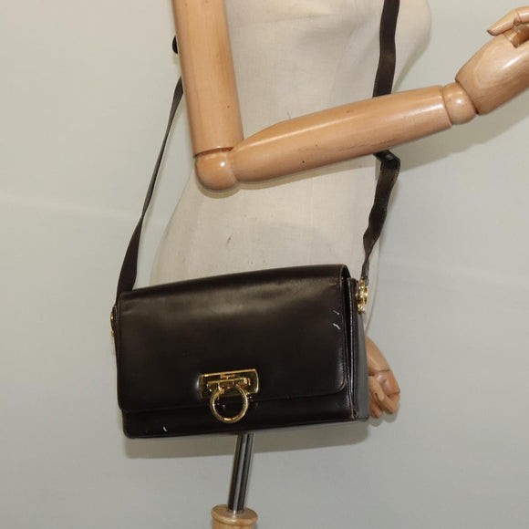Salvatore Ferragamo Gancini Shoulder Bag Leather Brown Gold Auth 133270
