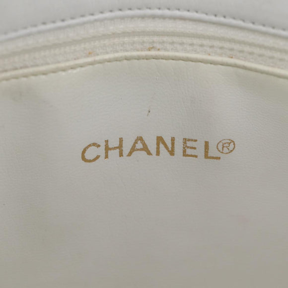 CHANEL Matelasse Chain Shoulder Bag Lamb Skin White CC Auth 134221