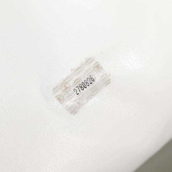 CHANEL Matelasse Chain Shoulder Bag Lamb Skin White CC Auth 134221