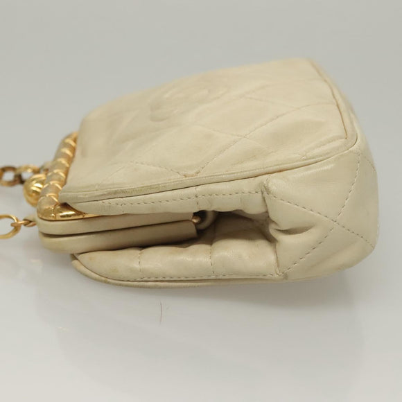 CHANEL Matelasse Clasp Chain Shoulder Bag Lamb Skin White CC Auth 134434