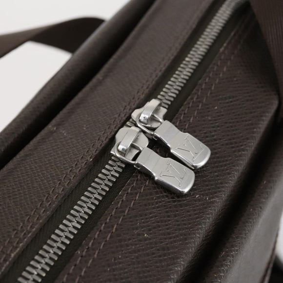 LOUIS VUITTON Taiga Beluga Shoulder Bag Grizzly M30918 LV Auth 135183