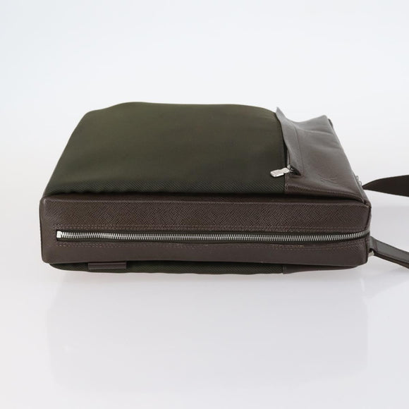 LOUIS VUITTON Taiga Beluga Shoulder Bag Grizzly M30918 LV Auth 135183