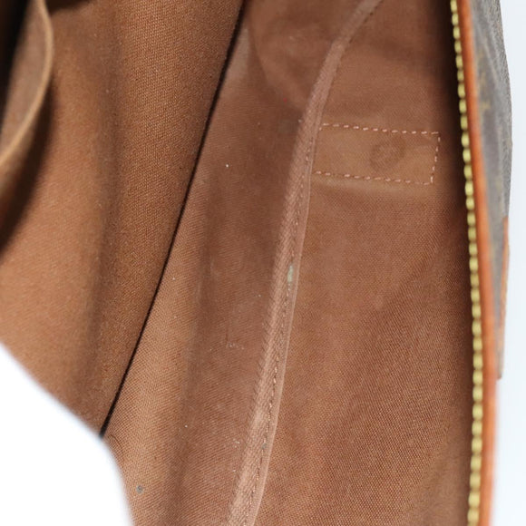 LOUIS VUITTON Monogram Saumur 43 Shoulder Bag M42252 LV Auth 135367