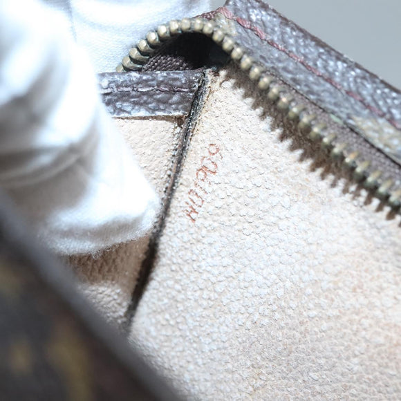 LOUIS VUITTON Monogram Poche Toilette 19 Pouch M47544 LV Auth 135578