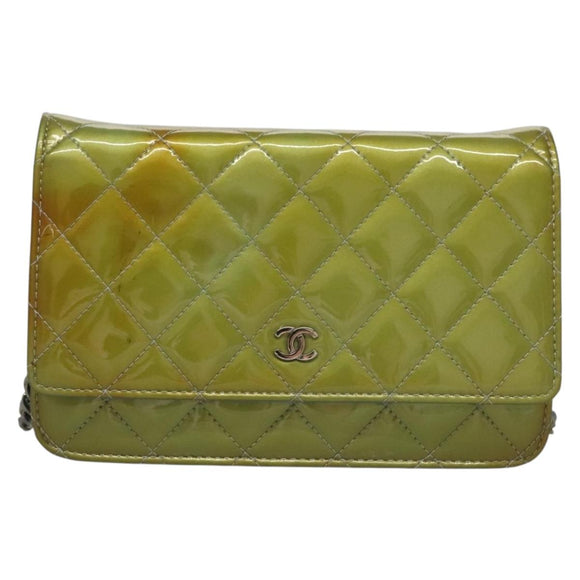 CHANEL Matelasse Chain Shoulder Bag Enamel Leather Green CC Auth 135999