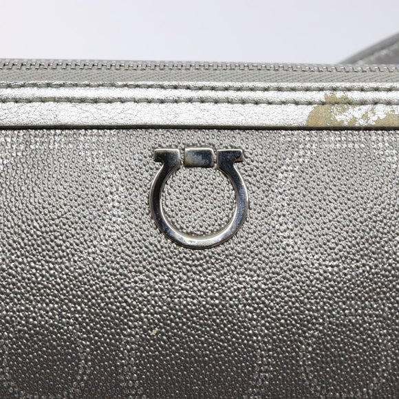 Salvatore Ferragamo Gancini Shoulder Bag Leather Silver Auth 136843