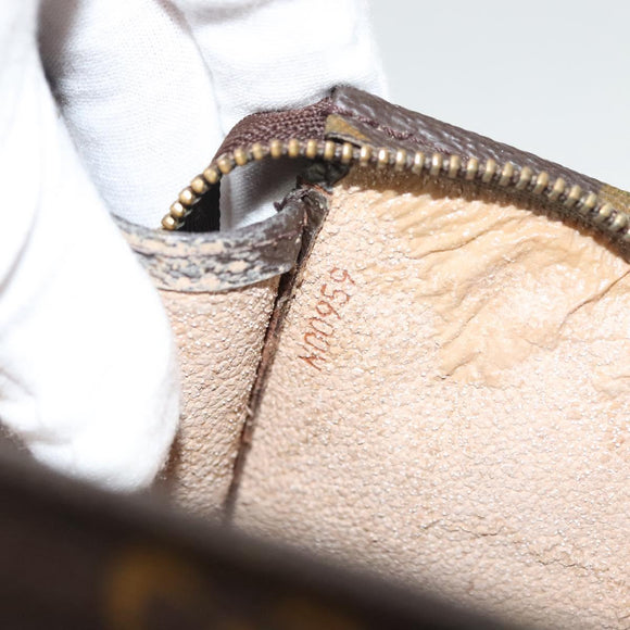 LOUIS VUITTON Monogram Poche Toilette 19 Pouch M47544 LV Auth 137378