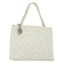 CHANEL Matelasse Reprint Tote Bag Caviar Skin White CC Auth 137578-1