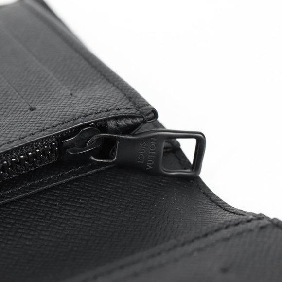 LOUIS VUITTON Monogram Eclipse (LV x YK) Portefeuille Plaza M81932 Auth 138477M