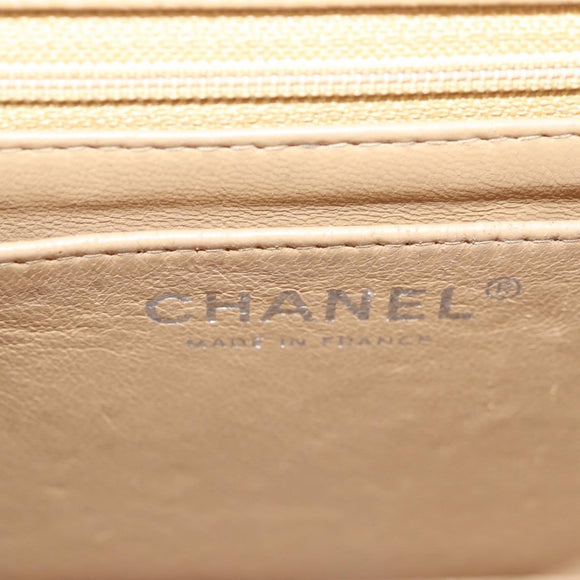 CHANEL Mini Matelasse 17 Chain Shoulder Bag Caviar Skin Beige CC Auth 138560V