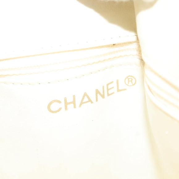 CHANEL Matelasse Chain Shoulder Bag Lamb Skin White Gold CC Auth 139015