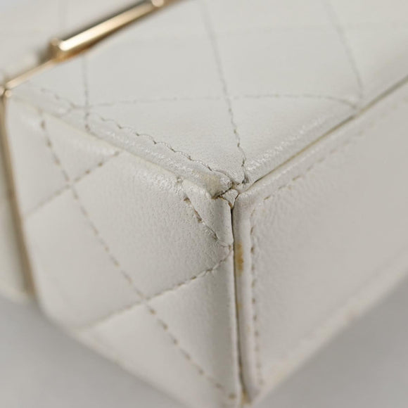 CHANEL Airpods case Earphone case Lamb Skin White CC Auth 141176M