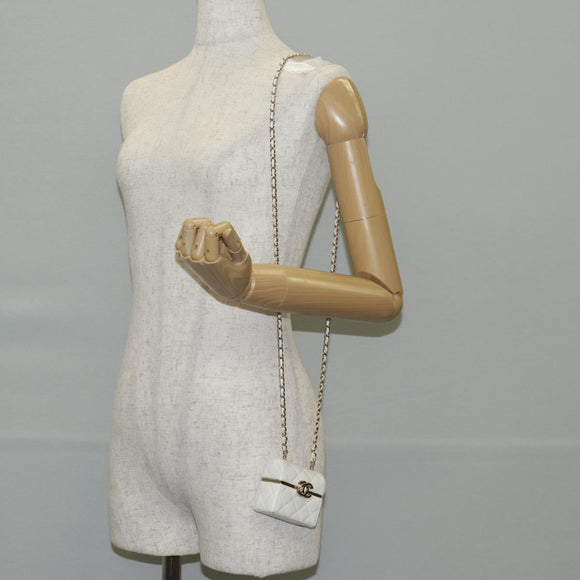 CHANEL Airpods case Earphone case Lamb Skin White CC Auth 141176M