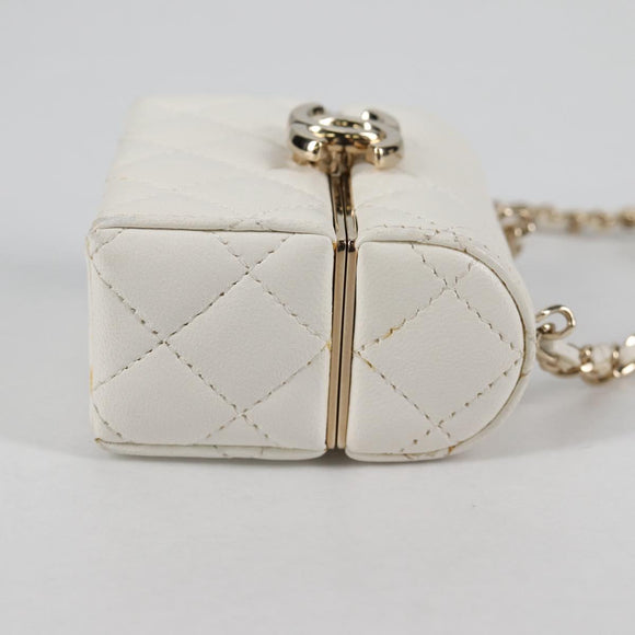 CHANEL Airpods case Earphone case Lamb Skin White CC Auth 141176M