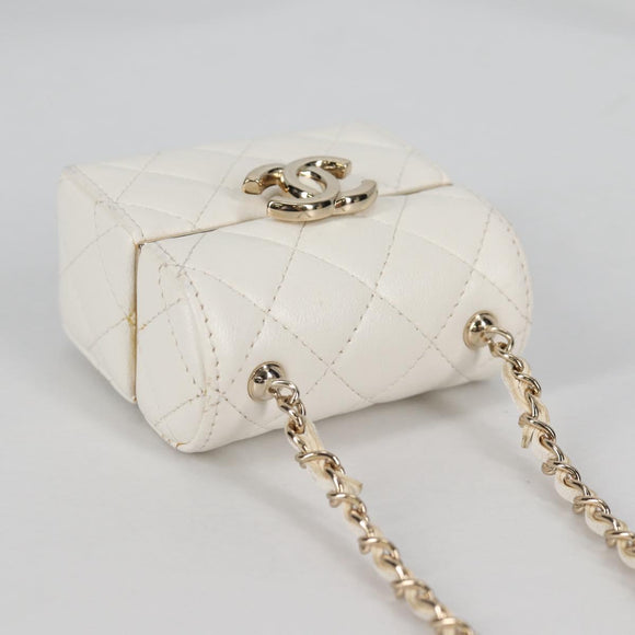 CHANEL Airpods case Earphone case Lamb Skin White CC Auth 141176M