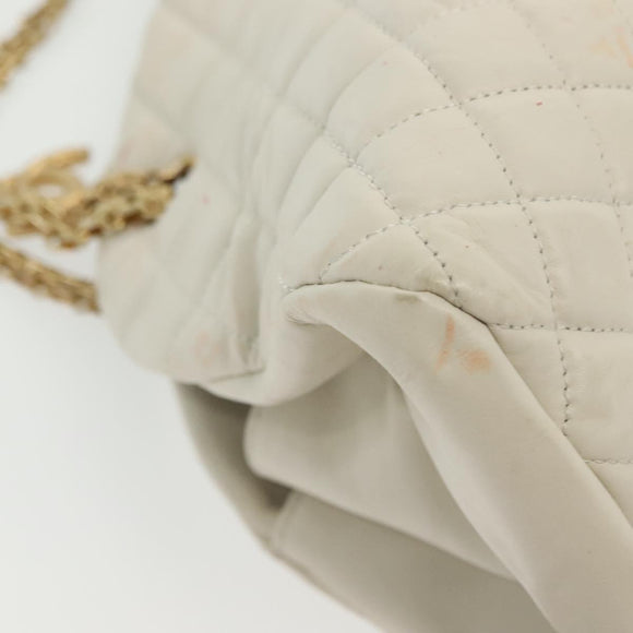 CHANEL Matelasse Chain Shoulder Bag Leather White Gold CC Auth 141392