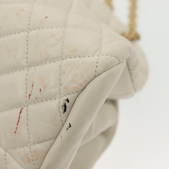 CHANEL Matelasse Chain Shoulder Bag Leather White Gold CC Auth 141392