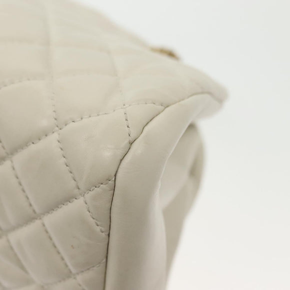 CHANEL Matelasse Chain Shoulder Bag Leather White Gold CC Auth 141392