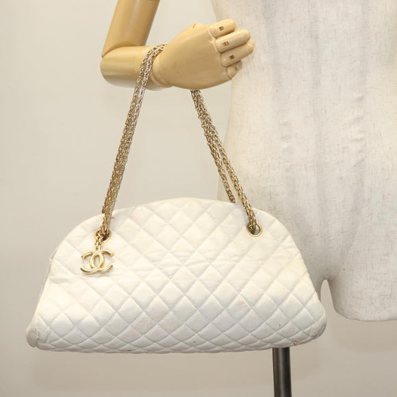 CHANEL Matelasse Chain Shoulder Bag Leather White Gold CC Auth 141392
