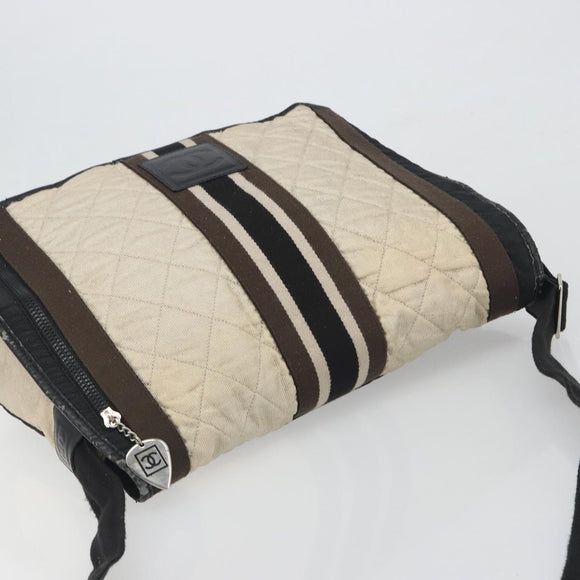 CHANEL Sports Matelasse Umhängetasche Canvas Weiß Silber CC Auth 142035