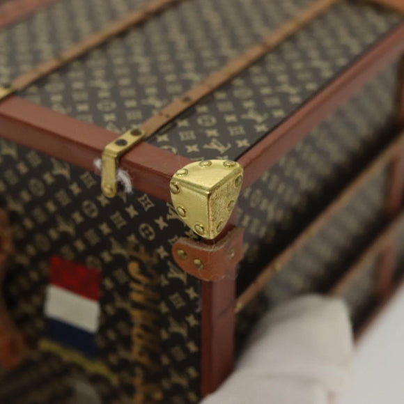 LOUIS VUITTON Miss France Paper Weight Brown M99408 LV Auth 142387