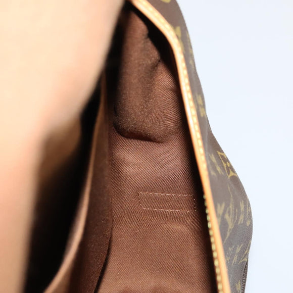 LOUIS VUITTON Monogram Saumur 35 Shoulder Bag M42254 LV Auth 142507