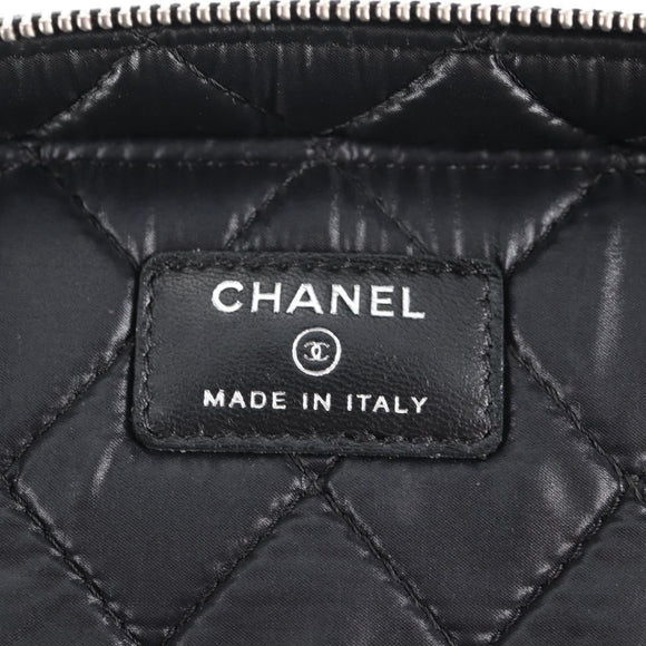 CHANEL Matelasse Vanity Pouch Lamb Skin Black Silver CC Auth 142565M
