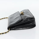 CHANEL Ketting Schoudertas Lakleer Zwart Goud CC Auth 142755-3