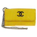 CHANEL Matelasse Chain Wallet Lakleer Geel Zilver CC Auth 143166V-1