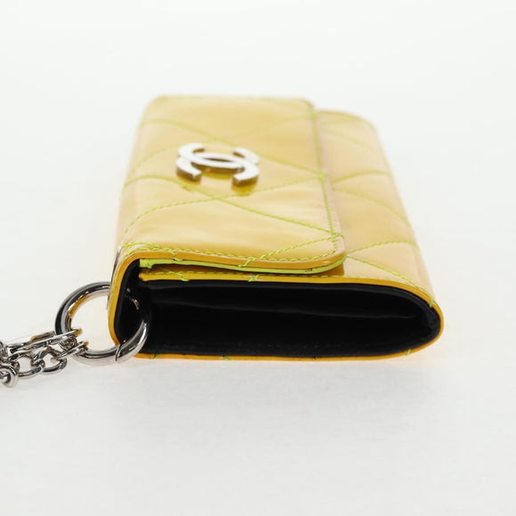 CHANEL Matelasse Chain Wallet Lakleer Geel Zilver CC Auth 143166V