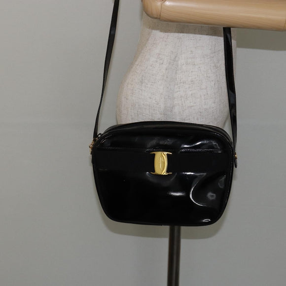 Salvatore Ferragamo Vala Shoulder Bag Enamel Black Gold Auth 143264
