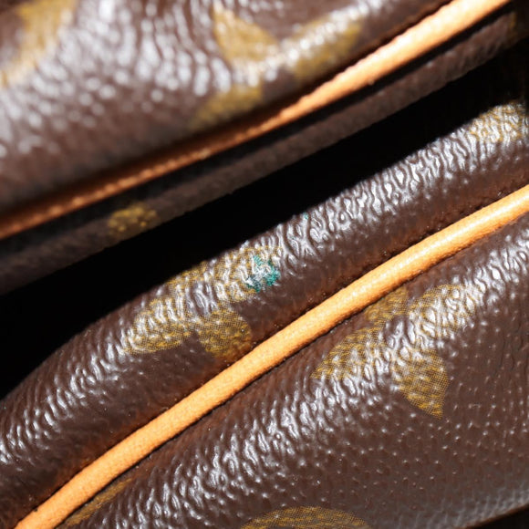 LOUIS VUITTON Monogram Saumur 30 Shoulder Bag M42256 LV Auth 144542A