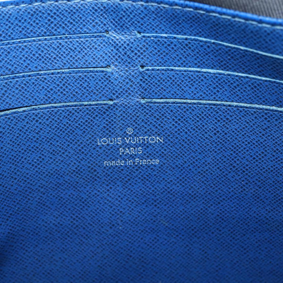 LOUIS VUITTON Taiga Pochette Voyage MM Clutch Bag Blue M30575 LV Auth 145081