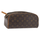 LOUIS VUITTON Monogram Dop Kit Cosmetic Pouch M44494 LV Auth 145364-1