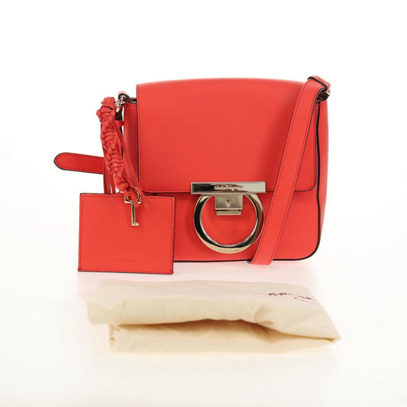 Salvatore Ferragamo Gancini Shoulder Bag Leather Red Gold Auth 145623V