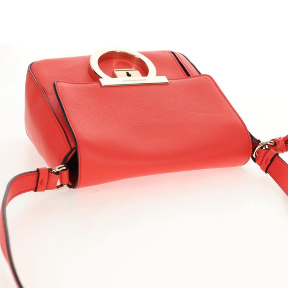 Salvatore Ferragamo Gancini Shoulder Bag Leather Red Gold Auth 145623V