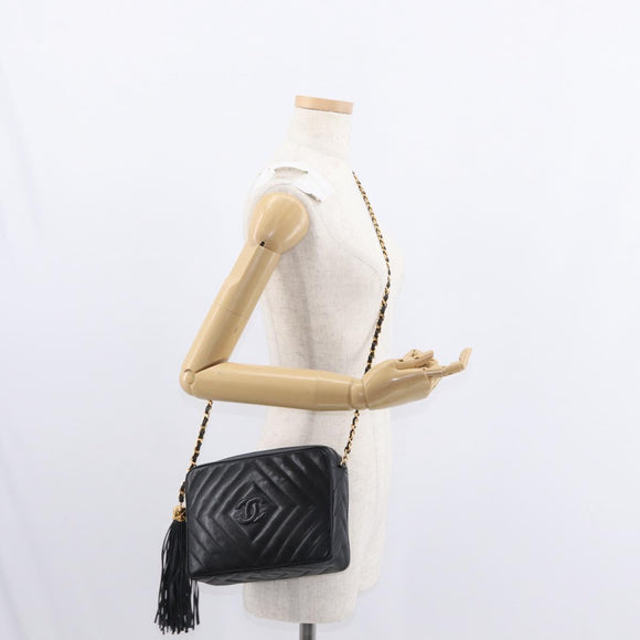 CHANEL Chain V Stitch Shoulder Bag Caviar Skin Black Gold CC Auth 146083AV