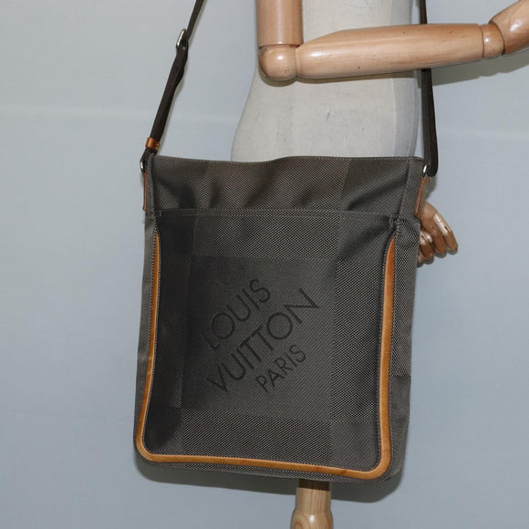 LOUIS VUITTON Damier Geant Compignon Messenger bag Khaki M93045 LV Auth 147709