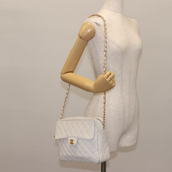 CHANEL Matelasse Chain Shoulder Bag Caviar Skin White Gold CC Auth 148356