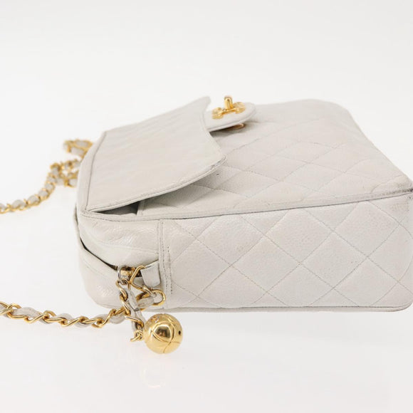CHANEL Matelasse Chain Shoulder Bag Caviar Skin White Gold CC Auth 148356
