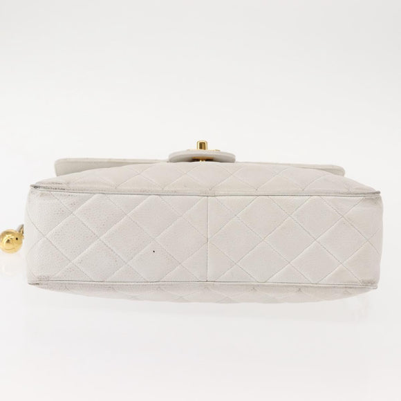 CHANEL Matelasse Chain Shoulder Bag Caviar Skin White Gold CC Auth 148356