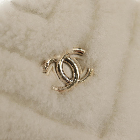 CHANEL V Stitch Chain Shoulder Bag Mouton White Gold CC Auth 148461AM