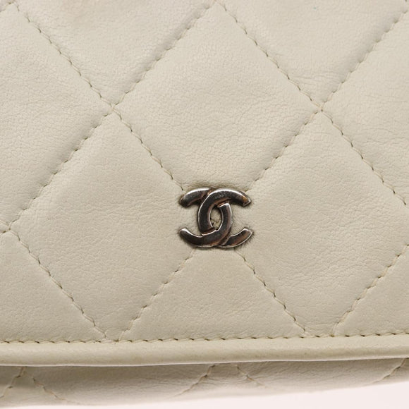 CHANEL Matelasse Chain Shoulder Bag Lamb Skin White Gold CC Auth 148797