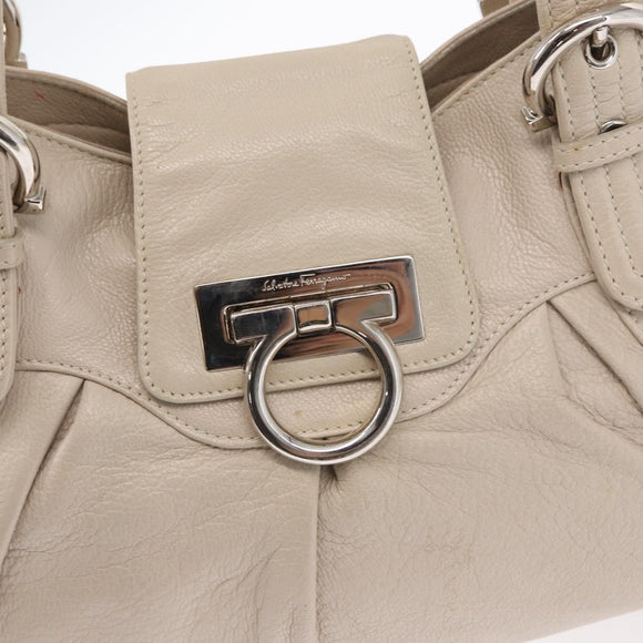 Salvatore Ferragamo Gancini Schoudertas Leer Zilver Wit Auth 149671