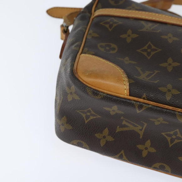 LOUIS VUITTON Monogram Trocadero 30 Shoulder Bag M51272 LV Auth 150671
