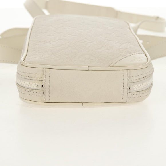 LOUIS VUITTON Taurillon Clemence Monogram Utility Side Bag M53256 Auth 151309A