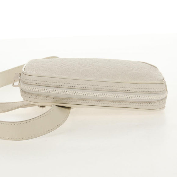 LOUIS VUITTON Taurillon Clemence Monogram Utility Side Bag M53256 Auth 151309A